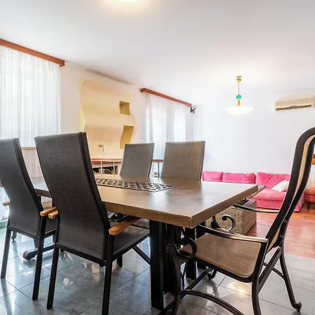 别墅 Beautiful Luxury House W Sea View & Outside Space *