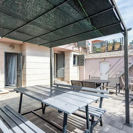 别墅 Beautiful Luxury House W Sea View & Outside Space 斯普利特