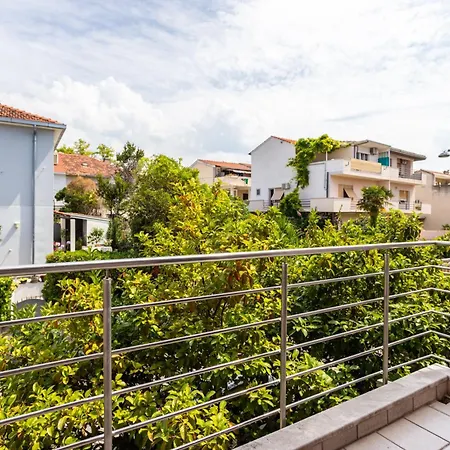 Beautiful Luxury House W Sea View & Outside Space Vila