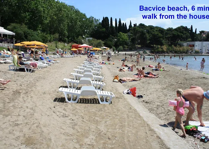 House Sleeps 8 With Balcony וילה *