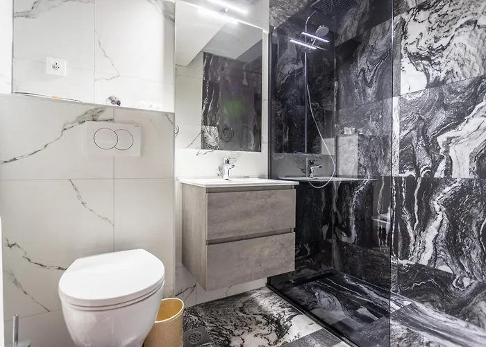 וילה House Sleeps 8 With Balcony *