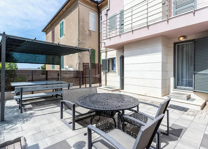 House Sleeps 8 With Balcony ספליט