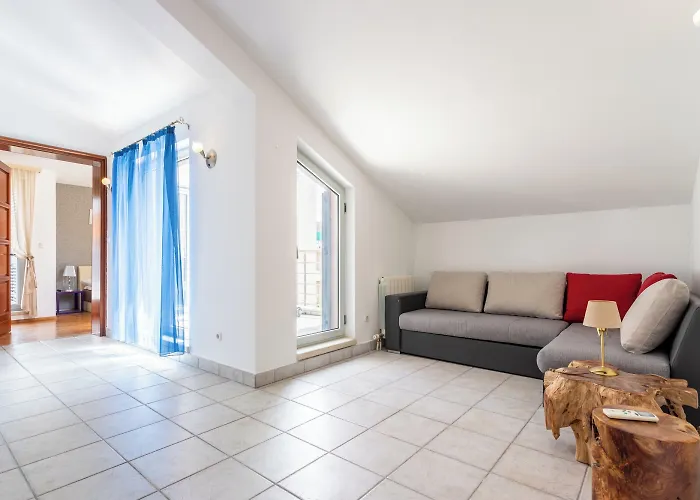 וילה House Sleeps 8 With Balcony